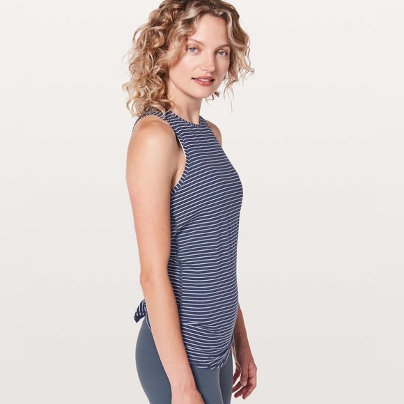 NWT Lululemon All Tied Up Tank Blue stripes - Picture 4 of 12